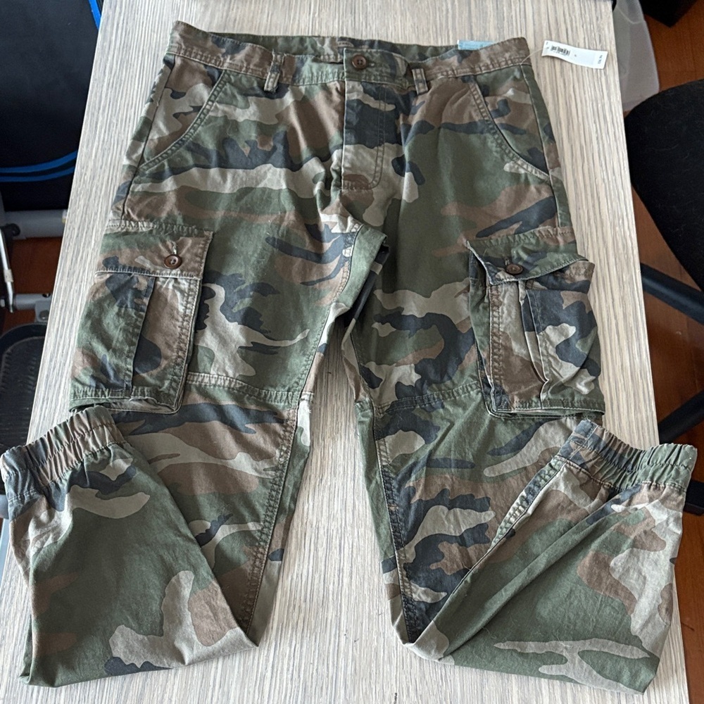 Old Navy Men’s Camo Cargo Jogger Pants – Size 31 – NWT